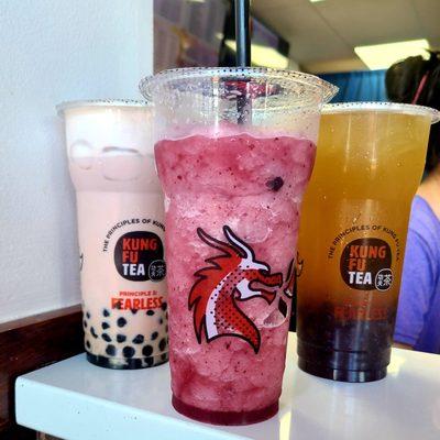 Our fav flavors: Rose hip milk tea with milk cap and boba
 
 Blueberry lemon slush
 
 White grape punch with grape poppin bubbles