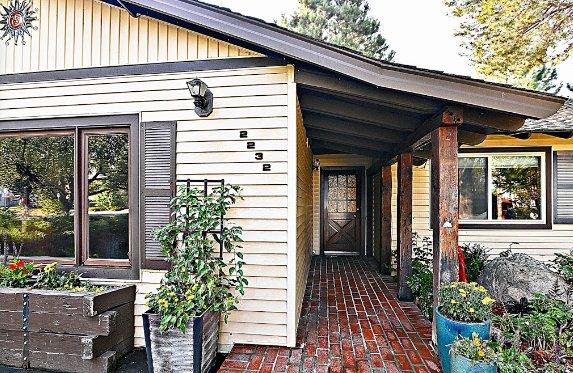 For Sale 2232 Venice Dr. South Lake Tahoe CA
 3-bed 2-bath 1,754 sq ft