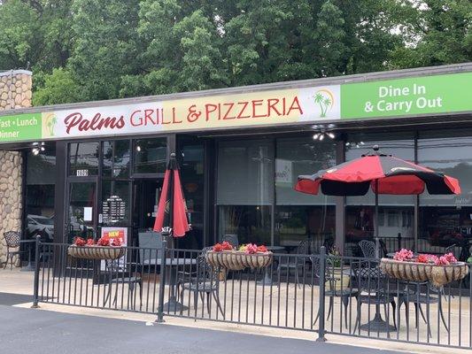 The Palms Grill on a nice warm day showing it's outdoor seating!