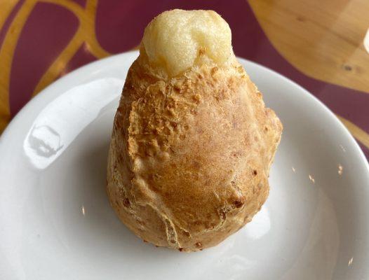 Pao de Queijo (Cheese Bread)