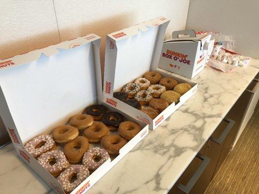 Box O' Joe, 2 Dozen Donuts