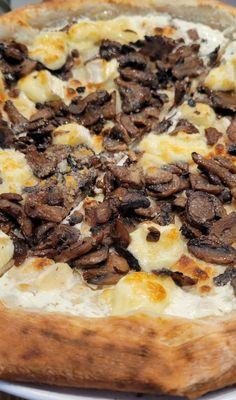 Mushroom pizza