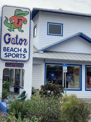 Cute Gator shop in Daytona Beach