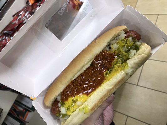 Chili hot dog