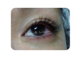 Natural and subtle lash extensions