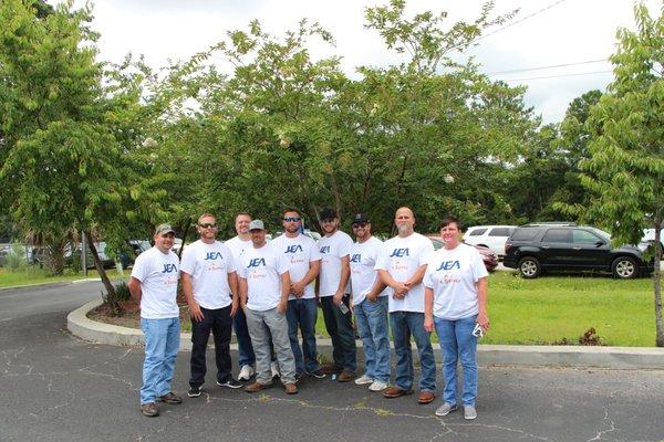 JEA volunteers for the mobile food pantry.