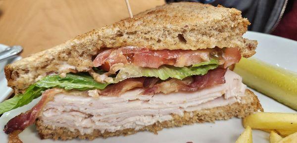 Big portion of turkey on the Turkey BLT.