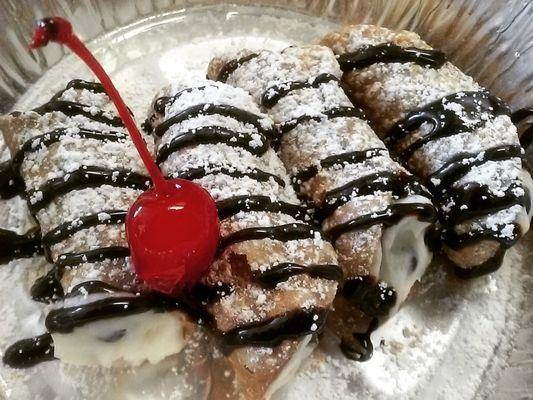 Cannolis.