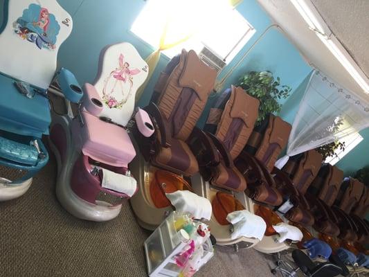 EXPANDED!NEW pedicure,manicure,& kids chairs!