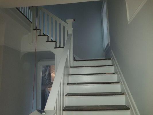 Stairway/entrance hallway: Walls, Ceiling , Trim, stair risers, stairs refinished