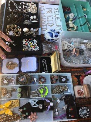 Nice vintage jewelry