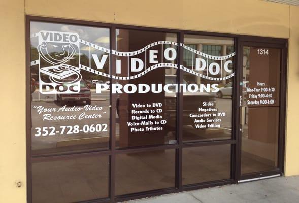 Video transfer services: Home Movie Films; Videotapes; DVDs; Records; Cassettes; Slides; Photos.