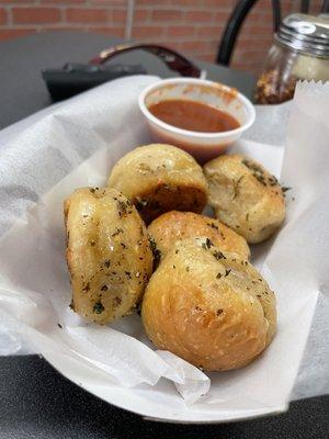 Garlic knots