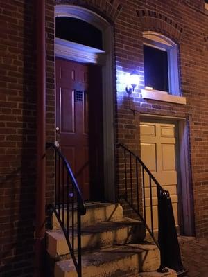 Red door to the prohibition era... Great place to hang out for a few drinks w/drinks!