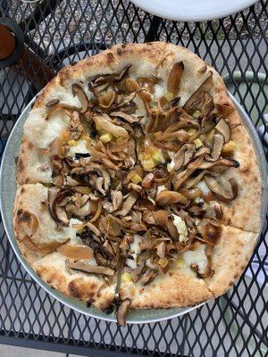 Shiitake Mushroom pizza