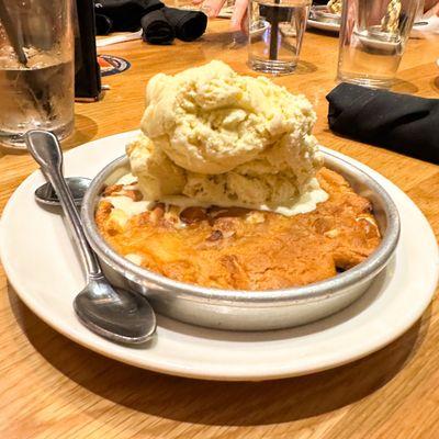 White Chocolate Macadamia Nut Pizookie 1-13-24