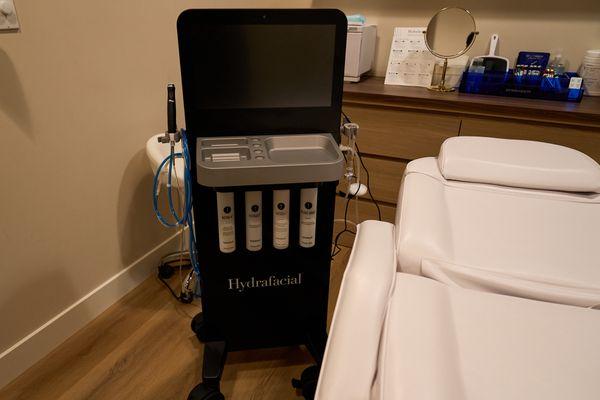 Transform your skin with our state-of-the-art HydraFacial machine! Deep cleanse, hydrate, and glow like never before.  #MedSpa