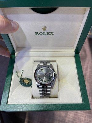 Sell your Rolex watch for cash in 15 minutes. Call or text us now: 310-439-3099