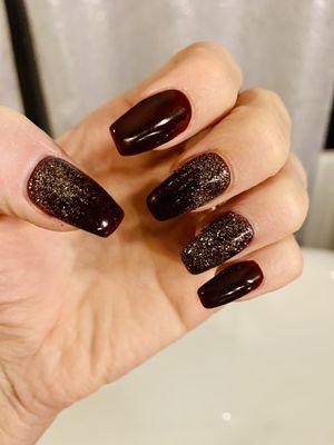 Winter nails with glitter