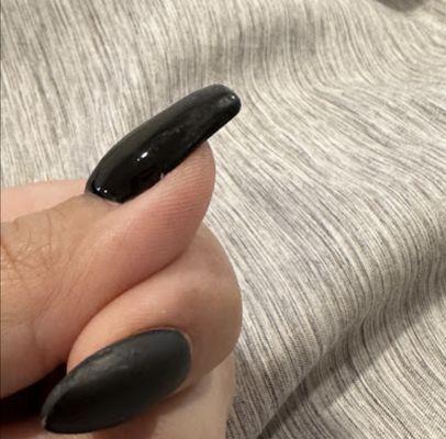 SLOPPY : MATTE COAT  LEFT ON A NAIL THAT IS SUPPOSED TO HAVE ONLY SHINY FINISH