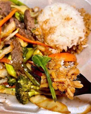 Teriyaki beef with stir fried peppers, onions, broccoli and carrots + white rice