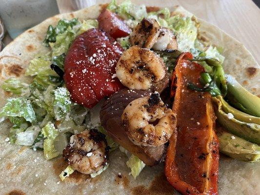 Fajita salad with shrimp. Yum!