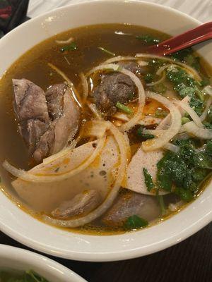 Bun bo hue (spicy with round rice noodles)