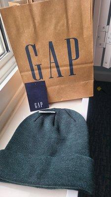 Gap bag & green beanie The Gap  Monday December 20 2021