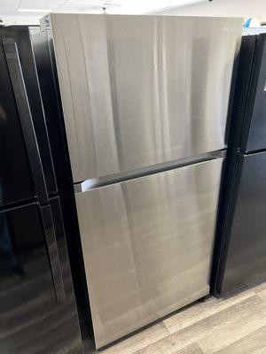 Samsung Top-Freezer Refrigerator in Stainless Steel