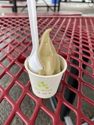 Cute 'lil oolong soft serve