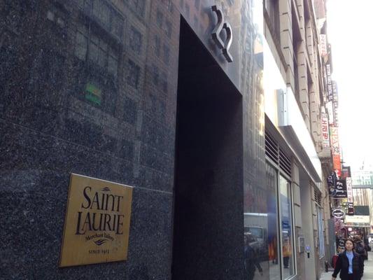 The entrance to Saint Laurie, right in the middle of Koreatown. Don't miss it!