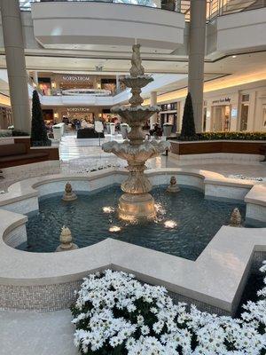 Loving this indoor fountain, brings great Feng shuei to the shopping mall.