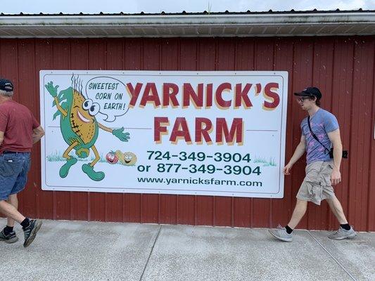 Yarnick's Farm Market