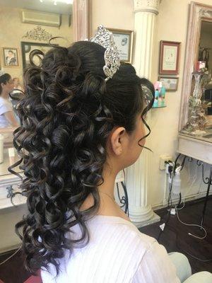 Really beautiful hairdo for an special occasion