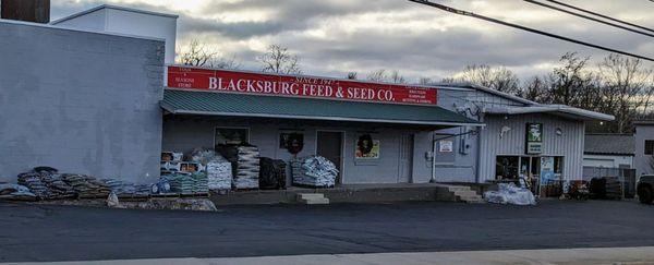 Blacksburg Feed & Seed