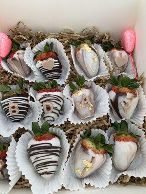 Chocolate strawberries birthday box