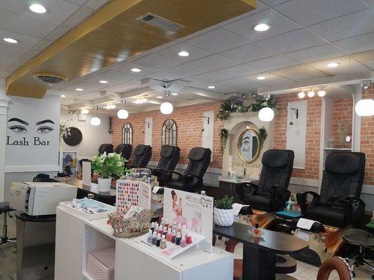 Redecorated store....
We eyelash extensions