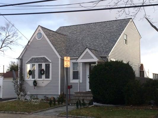 New roofing system with ridge vent installed