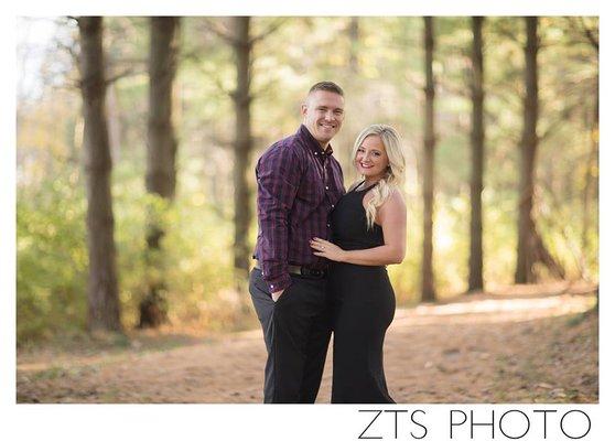 Des Moines Iowa Engagement Photographers ZTS Photo by Tanner & Sarah Urich http://www.ztsblog.com