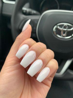 V Nails