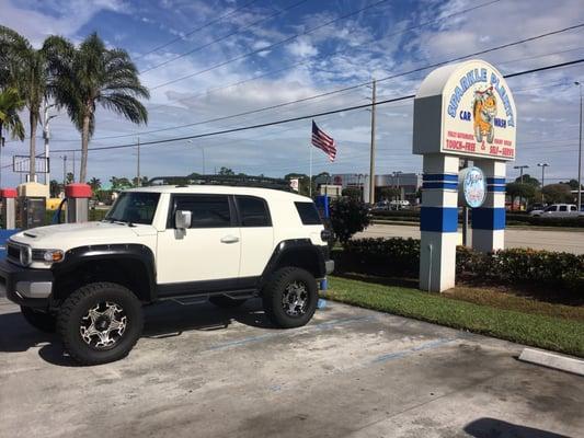 They just updated all of their bays with state of the art car wash technology. All bays accept credit cards now! Well done!