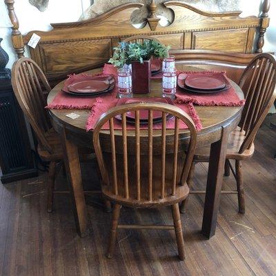 Gently Used Oak Dining Table & Chairs