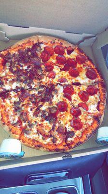 Half pepperoni & half meat hand tossed pizza.