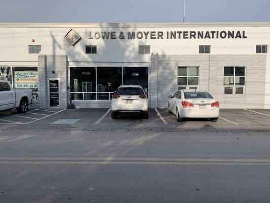 Lowe & Moyer Garage