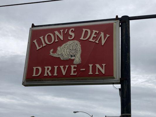 Lions Den Drive In