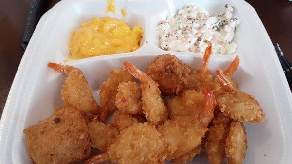 Shrimp dinner w/ hush puppies, slaw & mac-n-chz