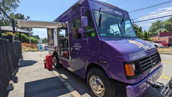 Food truck set up at Lone Pine.