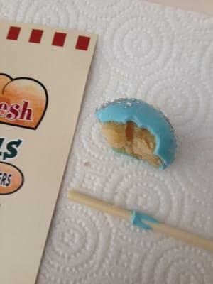 Vanilla cake pop! Delish!