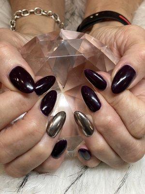 Beautiful gel polish with chrome accents