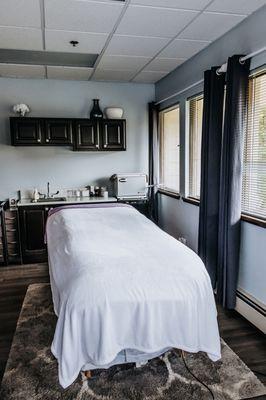 Experience the beauty services in the treatment room